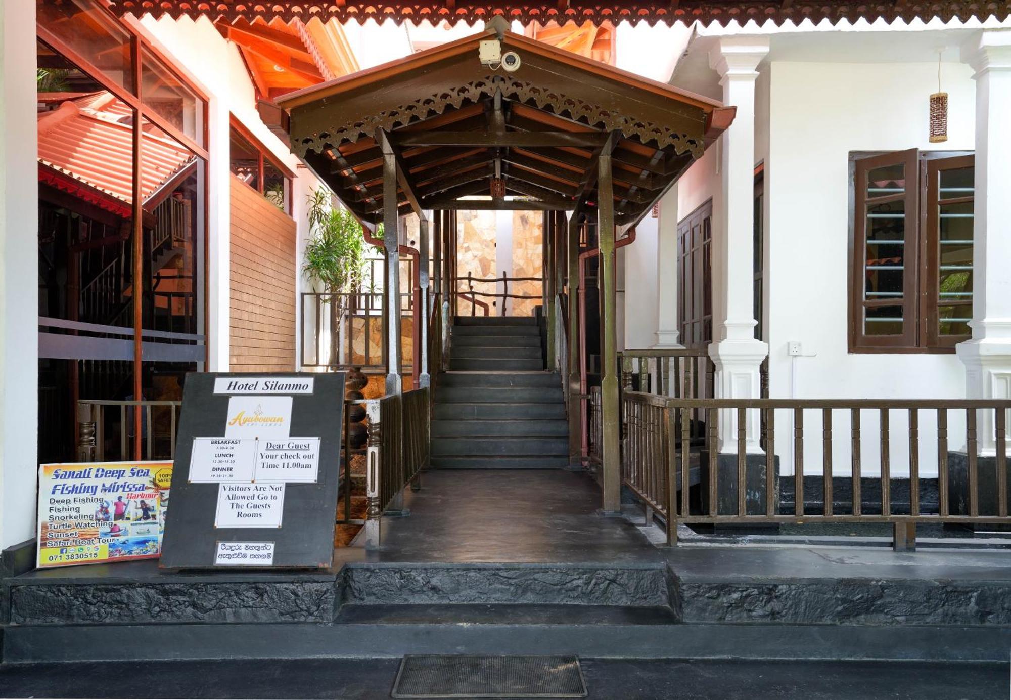Hotel Silan Mo Mirissa Exterior photo
