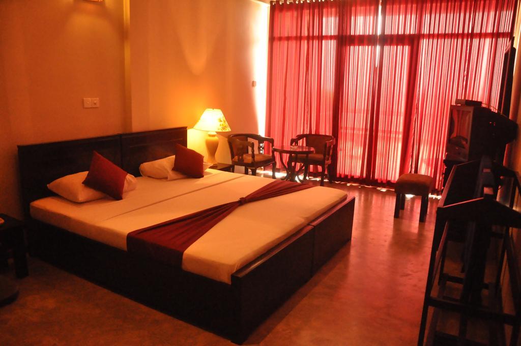 Hotel Silan Mo Mirissa Exterior photo